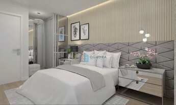 Imagem 5: Apartamento de três dormitórios com closet, sacada com churrasqueira ao lado da UFSC