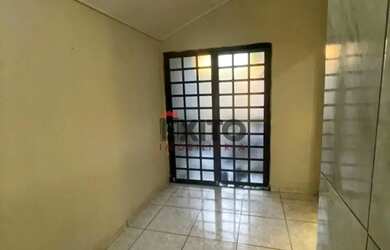 Imagem 4: JARDIM IVONE Casa com 2 dormitórios