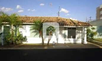 Imagem: Casa no condomínio Village Le Premier para