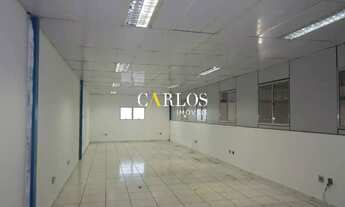 Imagem 13: Galpão em frente ao Ceasa com pátio e docas