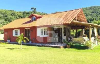 Imagem: Sítio com duas casas à venda em Sambaqui