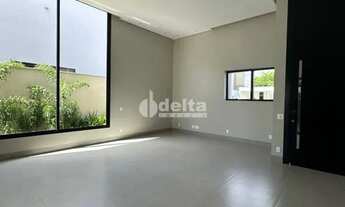 Imagem 3: Casa no condomínio Jardim Versailles disponível para venda em Uberlândia-MG