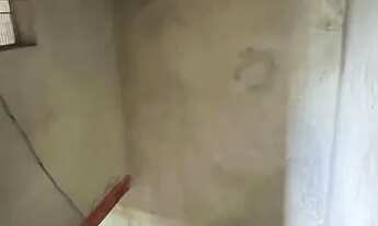 Imagem 2: Sobrado pequeno Casa com 1 dormitório