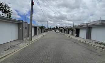 Imagem 3: Excelente casa com 03 quartos, em rua privativa com portão automático. Primeira locação