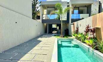 Imagem: Casa duplex, nova, com 4 suítes e fino