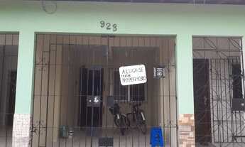 Imagem: Casa garagem, sala, 1 suíte, cozinha e