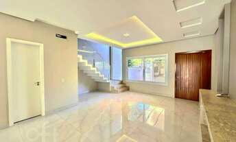 Imagem 2: Casa à venda em Nossa Senhora das Graças com 184 m², 3 quartos, 1 suíte, 2 vagas