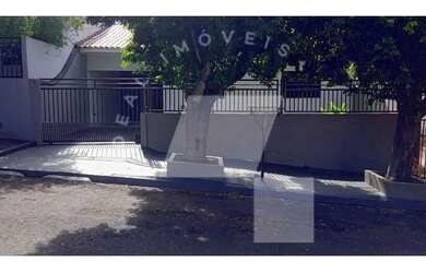 Imagem: Casa a venda no bairro Centro - Cambira/PR