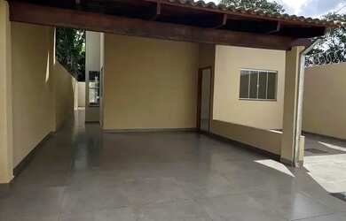 Imagem: Casa á venda com 3 quartos e quintal no