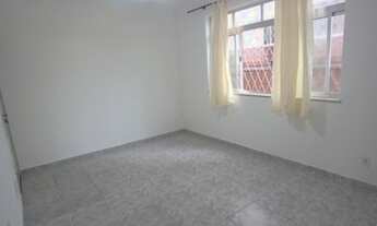 Imagem 4: OPORTUNIDADE NO GONZAGA!!! NO PRIMEIRO ANDAR!! A 5 QUADRAS DA PRAIA!!COM PEQUENO QUINTAL!!