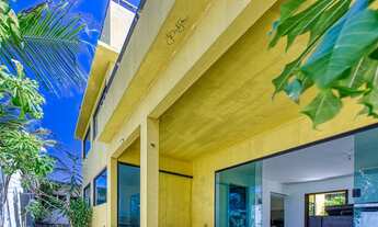 Imagem 7: Casa espaçosa com vista para o mar