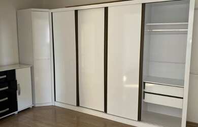 Imagem 2: Apartamento com Sacada e Vista