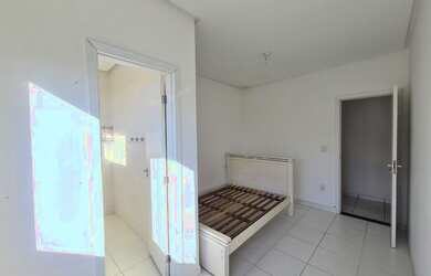 Imagem 6: Casa no Conj. Celetroamzon, 4 suítes. Aceita financiamento