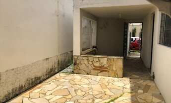 Imagem: Casa ao lado da Santa Teresinha térrea