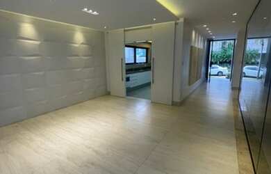 Imagem 4: Casa Alphaville 1 Salvador, 689m², 4 Suítes, 5 Vagas de Garagem, Nascente, Fino Acabamento