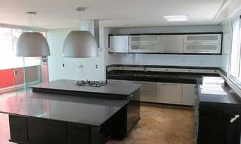 Imagem 2: Cobertura linear cinematográfica com vista de 180º graus para charmosa Praia de Santa