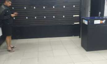 Imagem 3: Loja bem localizada para aluguel possui 48 metros² + Mezanino _ wc Centro - São Vicente