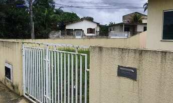 Imagem 2: Casa para venda possui 120 metros quadrados com 2 quartos em Três Vendas - Araruama - Rio