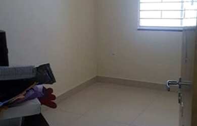 Imagem 4: Casa a venda com 2 quartos, laje e porcelanato