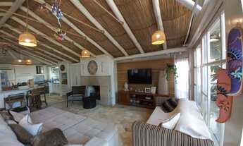 Imagem 7: Casa para venda tem 370 metros quadrados com 5 quartos em Praia do Rosa - Imbituba - SC