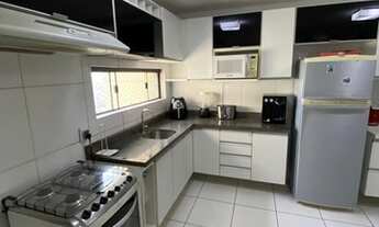 Imagem 2: Vendo apto no golden green com 3 suítes mais dependência e varanda 2 vagas livres