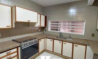 Imagem 2: Casa para venda tem 300 metros quadrados com 3 quartos