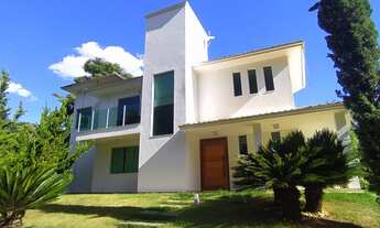 Imagem 2: Casa de condomínio para venda tem 365 metros quadrados com 4 quartos