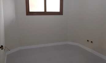 Imagem 6: Sobrado em Condomínio no Jardim Colinas com 4 Dorms sendo 2 suítes