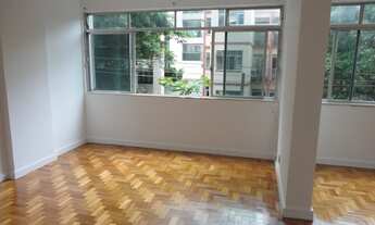 Imagem 3: Ótimo apartamento de frente com 2 vagas de garagem e localização privilegiada! Composto po