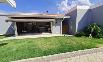 Imagem: 3 quartos, sendo Suíte com armários planejados