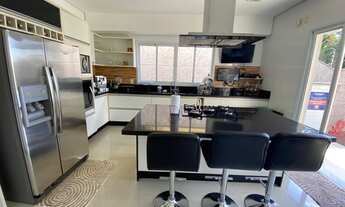 Imagem 7: Linda casa reformada com piscina no coração da Vila Oliveira