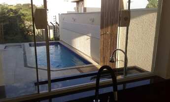 Imagem: Linda Casa com Piscina em Condomínio Residencial