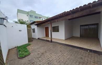 Imagem 3: Excelente Casa para aluguel no Bairro Santa Mônica - Uberlândia - MG