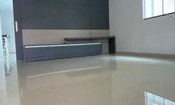 Imagem: Casa com 300 metros quadrados de lote, piscina