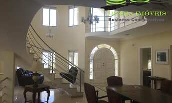 Imagem 7: Linda residência de alto padrão com 3 garagens cobertas e 3 descobertas, salão grande, ban