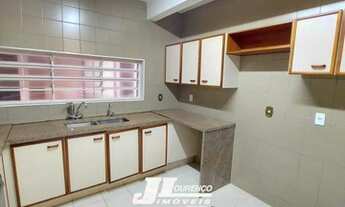 Imagem 7: Casa para venda tem 300 metros quadrados com 3 quartos