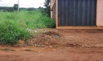 Imagem 2: Lote no setor rosa dos ventos aparecida 360m² água energia, tem uma lateral murado