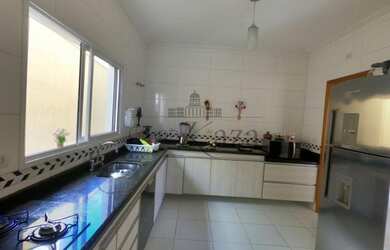 Imagem 7: Casa de condomínio térrea para venda possui 220 metros quadrados com 3 quartos