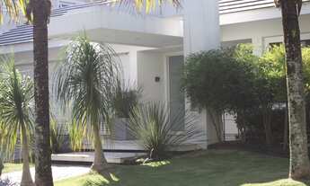 Imagem 7: Casa FRENTE MAR para venda possui 500 metros quadrados com 5 quartos