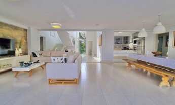 Imagem 4: Casa de condomínio sobrado para venda tem 356 metros quadrados com 4 quartos