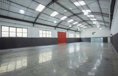 Imagem 2: Galpão/Depósito/Armazém para venda possui 900 metros quadrados em Vila Moraes - São Paulo