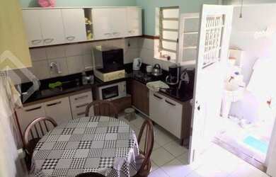 Imagem 5: PORTO ALEGRE - Casa Padrão - Floresta