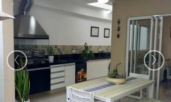 Imagem 3: Casa de condomínio para venda possui 180 metros quadrados com 4 quartos