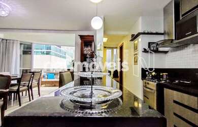 Imagem 2: AMPLO APTO DUPLEX COM 3 QUARTOS E GANHO DE ÁREA EXTERNA E VISTA PARA AS MONTANHAS NA MATA