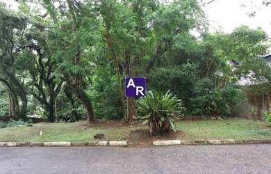 Imagem 3: Terreno praticamente plano em condomínio fechado na Granja Viana próximo ao Shopping Granj