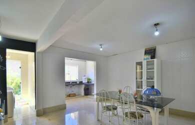 Imagem 3: Casa de condomínio para venda tem 900 metros quadrados com 4 quartos