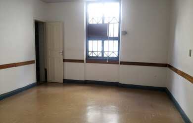 Imagem 6: Casa comercial com 774 m² na Av. Bernardo Monteiro, com 14 salas, 2 recepções e 4 vagas