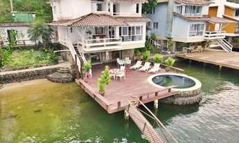 Imagem 3: Casa costeira com praia privativa, piscina, deck molhado, 7 quartos