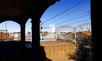 Imagem 5: Casa com 193 m2 de área útil 295,00 m2 de terreno - 2 dormitórios, 1 suite, 2 banheiros, 1