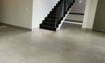 Imagem 6: Este sobrado com 4 suítes e piscina pode ser o seu novo lar dos sonhos!